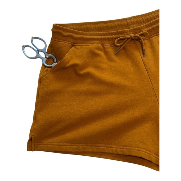 Eddie Bauer Women's Cozy Camp Fleece Shorts | Goldenrod | Size XL - Picture 3 of 10